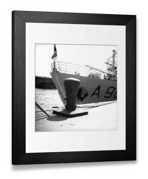 Framed Print : Ship in harbour, (B&W) Framed Print : Ship in harbour, (B&W)