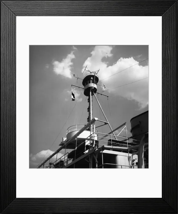 Framed Print : Tugboat in harbour, (B&W), (high section) Framed Print : Tugboat in harbour, (B&W), (high section)