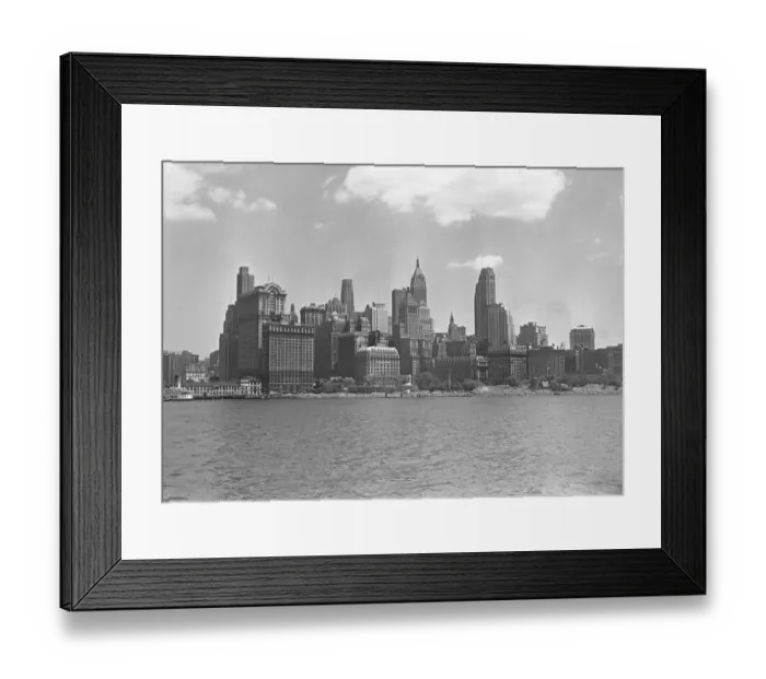 Framed Print : Skyline of Manhattan, New York, USA, (B&W) Framed Print : Skyline of Manhattan, New York, USA, (B&W)