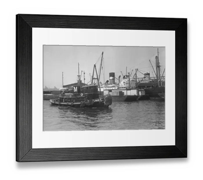 Framed Print : Fishing boat in harbour (B&W) Framed Print : Fishing boat in harbour (B&W)