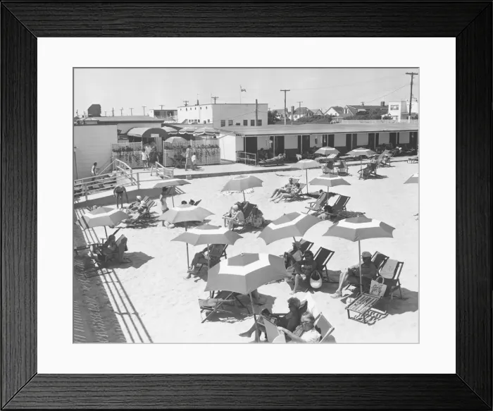 Framed Print : People relaxing on beach (B&W), elevated view Framed Print : People relaxing on beach (B&W), elevated view