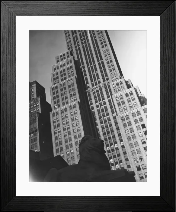 Framed Print : Skyscraper (B&W), (low angle view) Framed Print : Skyscraper (B&W), (low angle view)