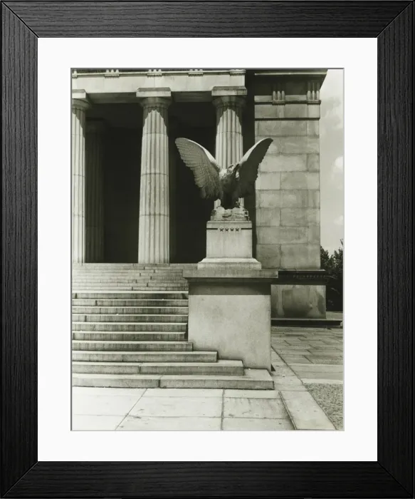 Framed Print : Entrance to monumental building, (B&W) Framed Print : Entrance to monumental building, (B&W)