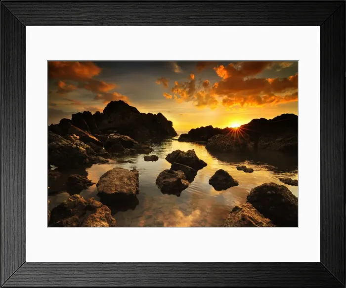 Framed Print : Hat Kung Vi Man Framed Print : Hat Kung Vi Man