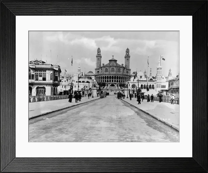 Framed Print : The Trocadero Framed Print : The Trocadero