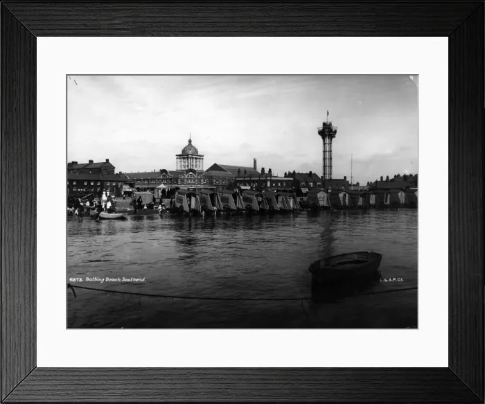 Framed Print : Southend. circa 1900: The bathing beach at Southend Framed Print : Southend. circa 1900: The bathing beach at Southend