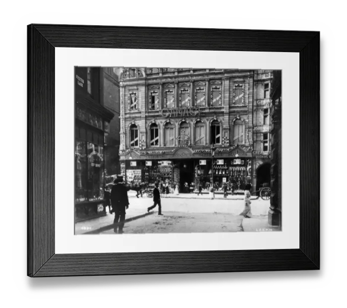 Framed Print : Gamages. 1914: Gamages department store in the City of London Framed Print : Gamages. 1914: Gamages department store in the City of London