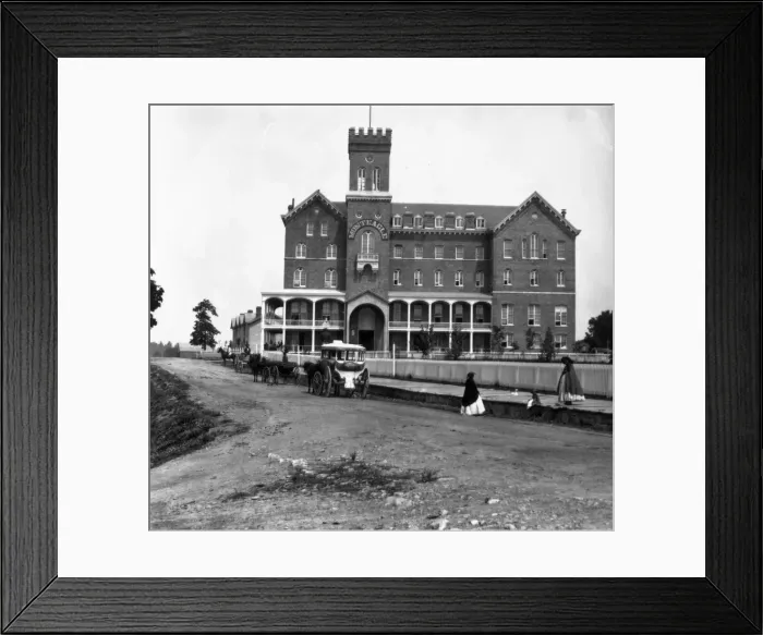 Framed Print : Monteagle House Framed Print : Monteagle House