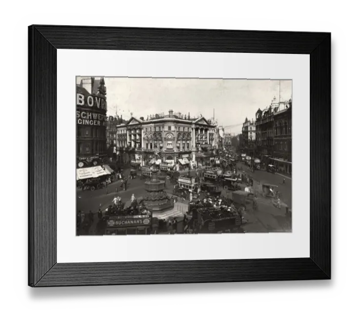 Framed Print : Piccadilly Circus Framed Print : Piccadilly Circus