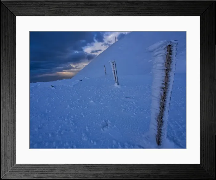Framed Print : Snow landscape on the Apennines at sunrise, Monte Catria, Marche, Italy Framed Print : Snow landscape on the Apennines at sunrise, Monte Catria, Marche, Italy