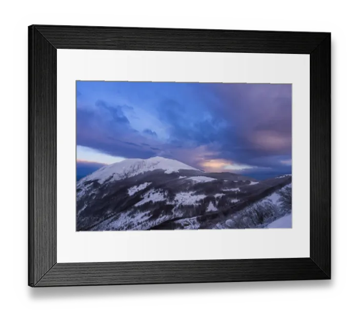 Framed Print : Winter sunrise over Monte Acuto, Apennines, Marche, Italy Framed Print : Winter sunrise over Monte Acuto, Apennines, Marche, Italy