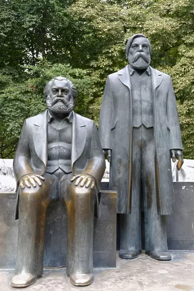 Bronze statues of Karl Marx and Friedrich Engels, Marx-Engels-Forum, Berlin, Germany