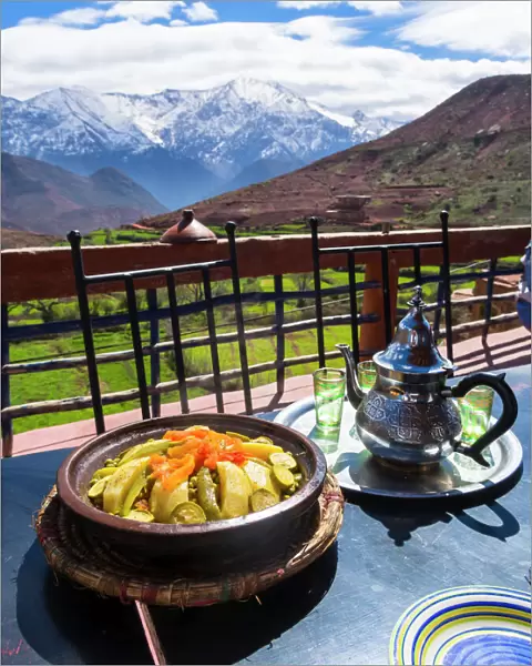Typical clay pot, tajine, for cooking traditional Moroccan meals, mud-brick village of Anammer, Ourika Valley, Atlas Mountains, Anammer, Marrakech-Tensift-Al Haouz, Morocco