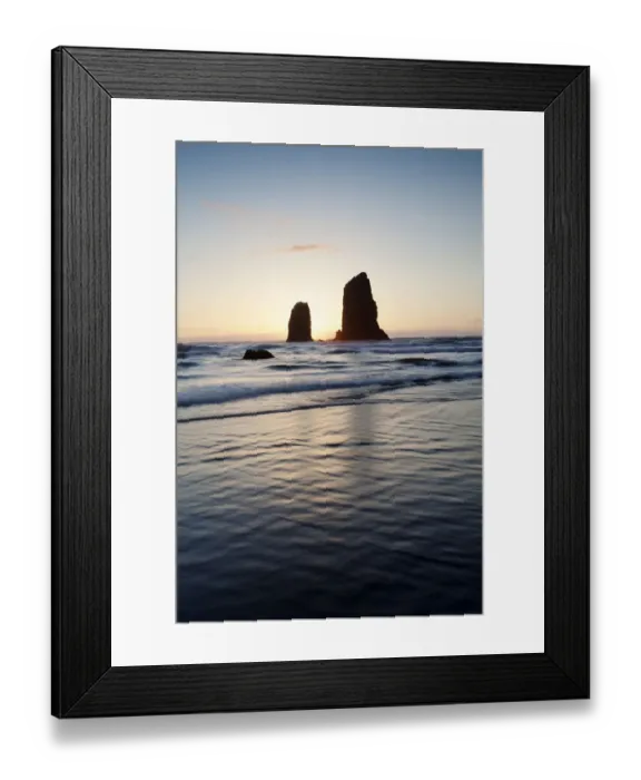 Framed Print : Haystack Rock on the Oregon Coast, Cannon Beach, Oregon, United States Framed Print : Haystack Rock on the Oregon Coast, Cannon Beach, Oregon, United States