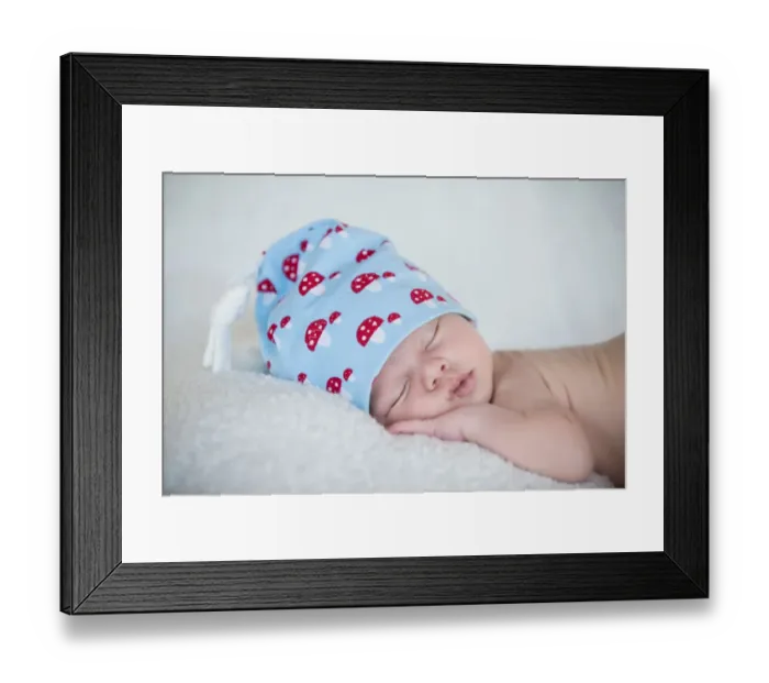 Framed Print : Newborn baby, 3 weeks, sleeping, wearing a hat Framed Print : Newborn baby, 3 weeks, sleeping, wearing a hat