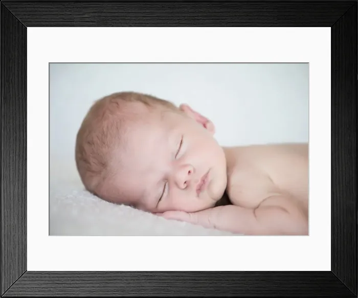 Framed Print : Newborn baby, 3 weeks, sleeping Framed Print : Newborn baby, 3 weeks, sleeping