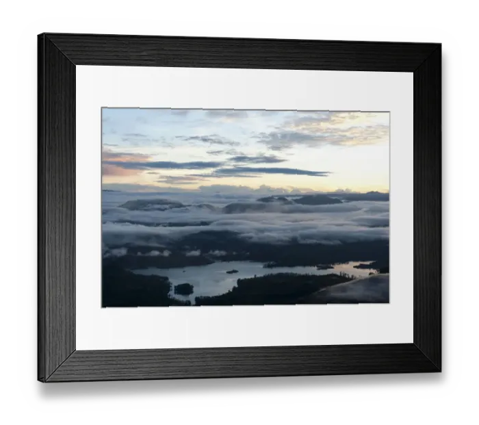 Framed Print : Sunrise over the mountains, cloudy sky above Maskeliya Reservoir, view from Adams Peak, Sri Pada, Zentrales Hochland, Dalhousie, Sri Lanka Framed Print : Sunrise over the mountains, cloudy sky above Maskeliya Reservoir, view from Adams Peak, Sri Pada, Zentrales Hochland, Dalhousie, Sri Lanka