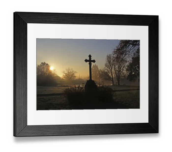 Framed Print : Wayside cross near a pond, early morning with sunrise, district of Mittelberg, Biberach, Upper Swabia, Baden-Wuerttemberg, Germany, Europe