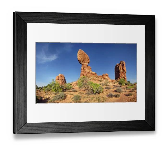 Framed Print : Balanced Rock rock formation, Arches-Nationalpark, near Moab, Utah, United States Framed Print : Balanced Rock rock formation, Arches-Nationalpark, near Moab, Utah, United States