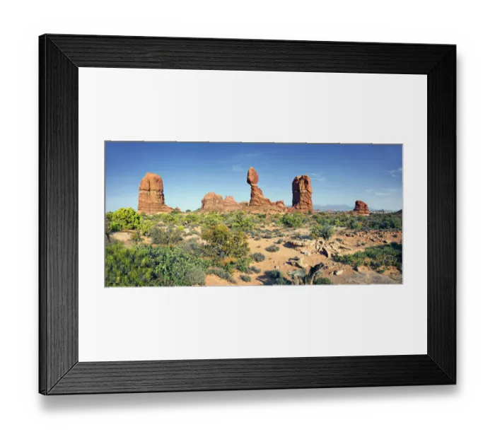 Framed Print : Balanced Rock rock formation, Arches-Nationalpark, near Moab, Utah, United States Framed Print : Balanced Rock rock formation, Arches-Nationalpark, near Moab, Utah, United States