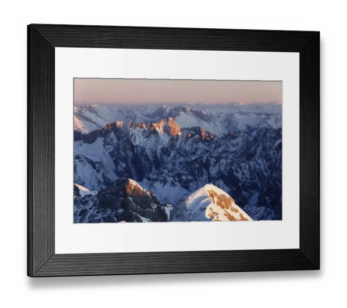 Framed Print : View from Zugspitze Mountain over the Hoellentalspitzen Mountains and Dreitorspitze Mountain in the evening light, Wetterstein Mountains, Upper Bavaria, Bavaria, Germany, Europe Framed Print : View from Zugspitze Mountain over the Hoellentalspitzen Mountains and Dreitorspitze Mountain in the evening light, Wetterstein Mountains, Upper Bavaria, Bavaria, Germany, Europe