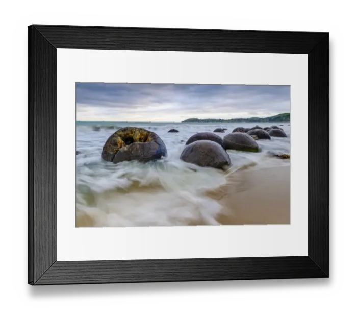 Framed Print : Moeraki Boulders, spherical rocks, East Coast, Otago, South Island, New Zealand, Oceania Framed Print : Moeraki Boulders, spherical rocks, East Coast, Otago, South Island, New Zealand, Oceania