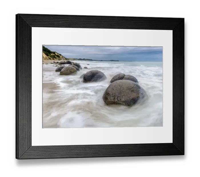 Framed Print : Moeraki Boulders, geological feature, round rock balls, washed by the waves of the surf at high tide, Coastal Otago, Moeraki, South Island, New Zealand, Oceania Framed Print : Moeraki Boulders, geological feature, round rock balls, washed by the waves of the surf at high tide, Coastal Otago, Moeraki, South Island, New Zealand, Oceania