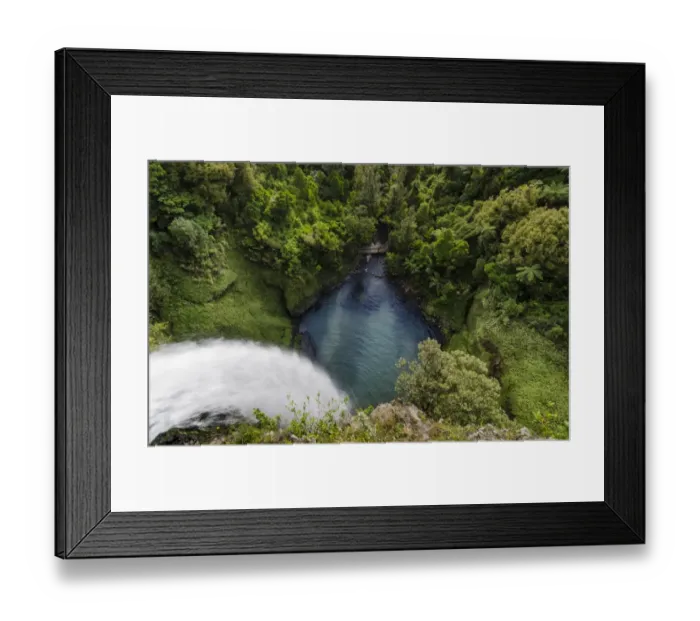 Framed Print : Bridal Veil Falls from above, plunging into a lake, Raglan, Waikato, North Island, New Zealand Framed Print : Bridal Veil Falls from above, plunging into a lake, Raglan, Waikato, North Island, New Zealand