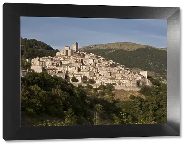 Mountain village of Castel del Monte, LAquila, Italy, Europe