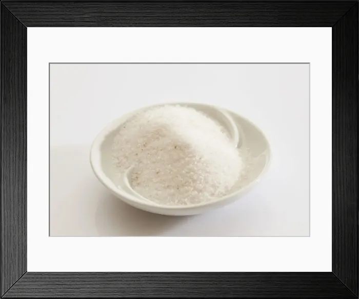 Framed Print : Himalayan rock salt in a small porcelain bowl Framed Print : Himalayan rock salt in a small porcelain bowl