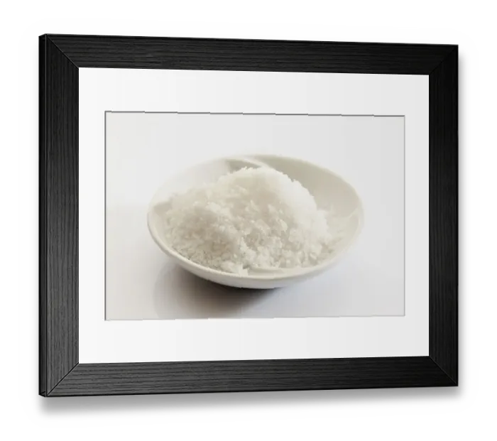 Framed Print : Himalayan rock salt in a small porcelain bowl Framed Print : Himalayan rock salt in a small porcelain bowl