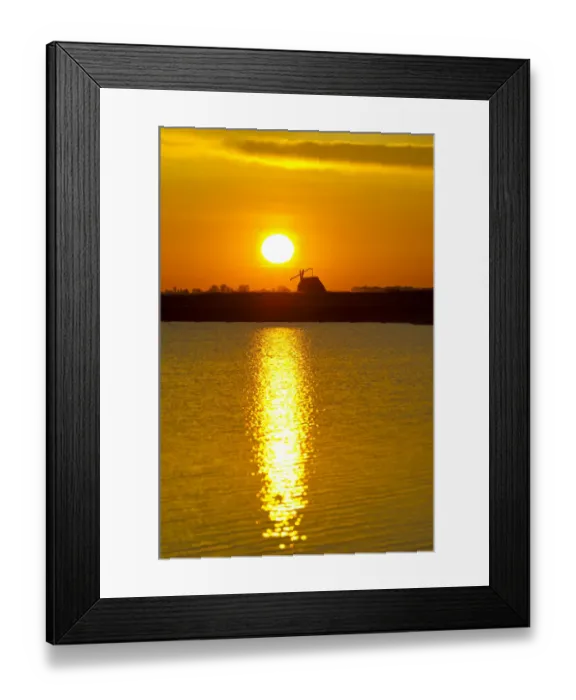 Framed Print : Sunrise with drawing well at Darscho-Lacke or Warmsee Lake, Seewinkel, Apetlon, Burgenland, Austria Framed Print : Sunrise with drawing well at Darscho-Lacke or Warmsee Lake, Seewinkel, Apetlon, Burgenland, Austria