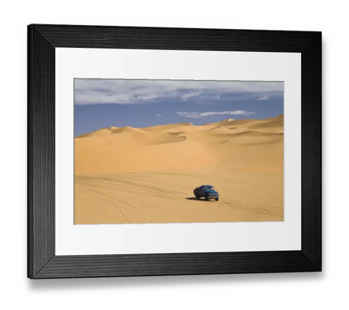Framed Print : Jeep in the Libyan Desert, Libya, Sahara, North Africa, Africa Framed Print : Jeep in the Libyan Desert, Libya, Sahara, North Africa, Africa