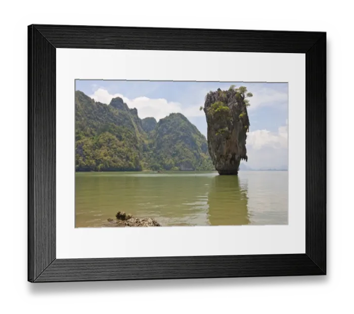 Framed Print : James Bond rocks in the Phnag Nga Bay, Thailand, Asia Framed Print : James Bond rocks in the Phnag Nga Bay, Thailand, Asia