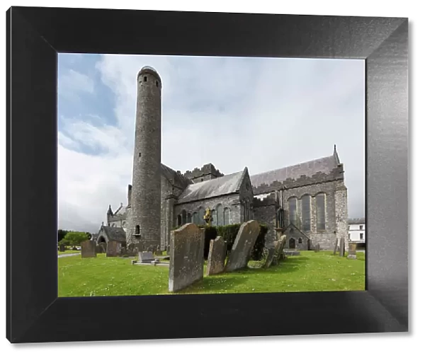 St. Cainnech Cathedral, St. Canices Cathedral with a round tower, Kilkenny, County Kilkenny, Ireland, Europe