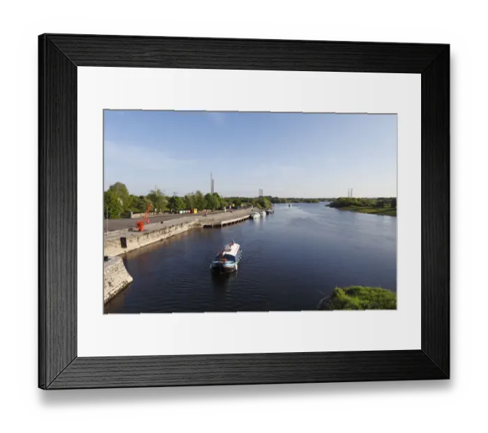 Framed Print : Boat on the Shannon River, Shannonbridge, County Offaly, Leinster, Republic of Ireland, Europe Framed Print : Boat on the Shannon River, Shannonbridge, County Offaly, Leinster, Republic of Ireland, Europe