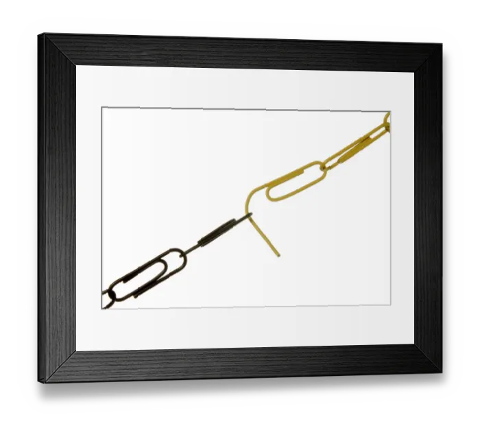 Framed Print : Chain of black and yellow paper clips dissolving where they are joined, symbolic image for problems of the black yellow coalition