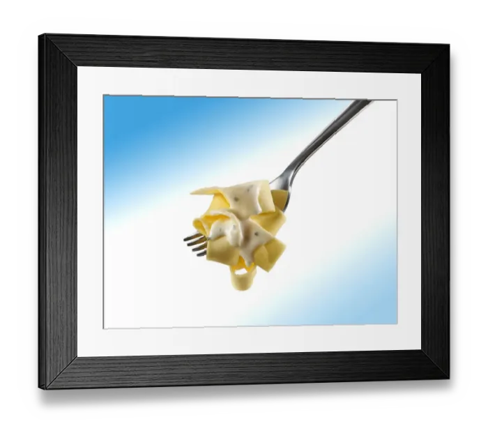 Framed Print : Tagliatelle pasta on a fork with gorgonzola sauce Framed Print : Tagliatelle pasta on a fork with gorgonzola sauce