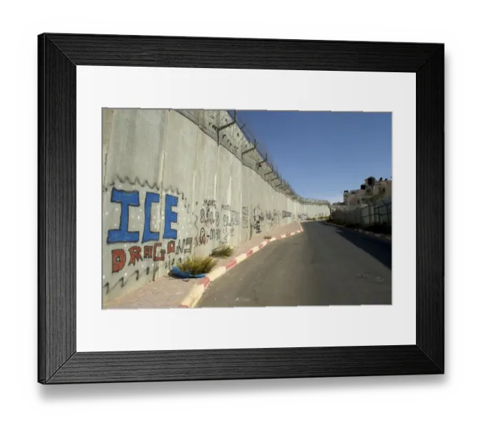 Framed Print : Border fortification between Israel and the Palestinian territories in the West Bank near Ramallah, Middle East Framed Print : Border fortification between Israel and the Palestinian territories in the West Bank near Ramallah, Middle East