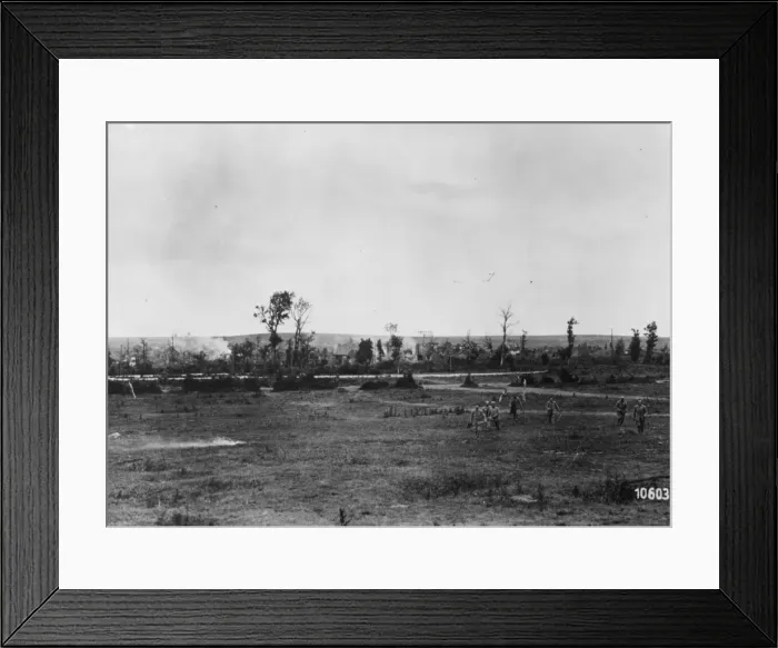Framed Print : Mutiny. 1917: French army deserters run towards German lines Framed Print : Mutiny. 1917: French army deserters run towards German lines