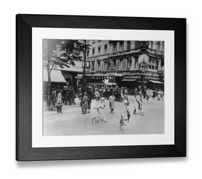 Framed Print : Unter Den Linden Framed Print : Unter Den Linden