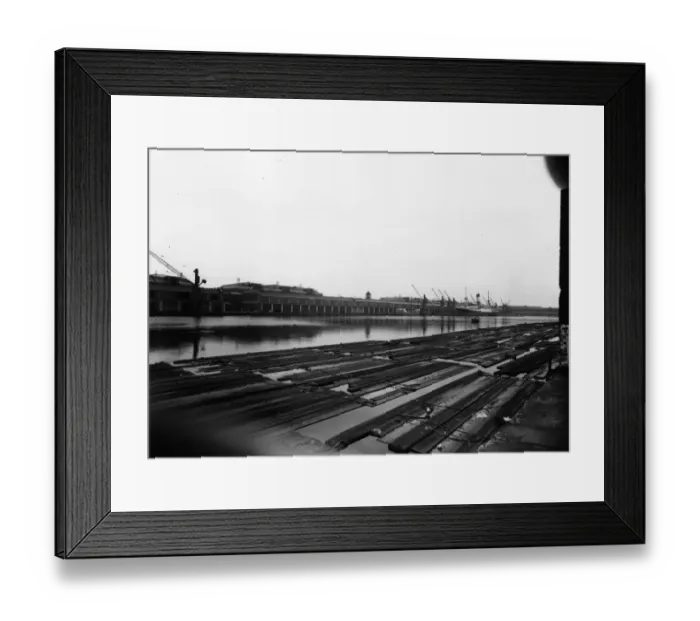 Framed Print : Rum Quay. circa 1910: Rum Quay in the West India Docks, London Framed Print : Rum Quay. circa 1910: Rum Quay in the West India Docks, London