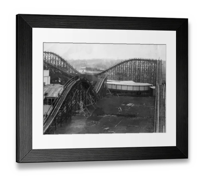 Framed Print : Fairground Ride Framed Print : Fairground Ride