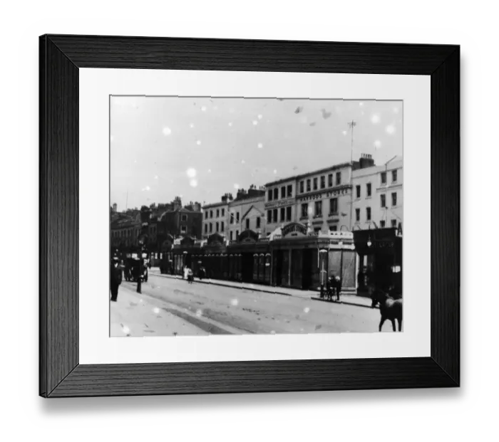Framed Print : Harrods. circa 1889: Harrods store in Knightsbridge, Kensington