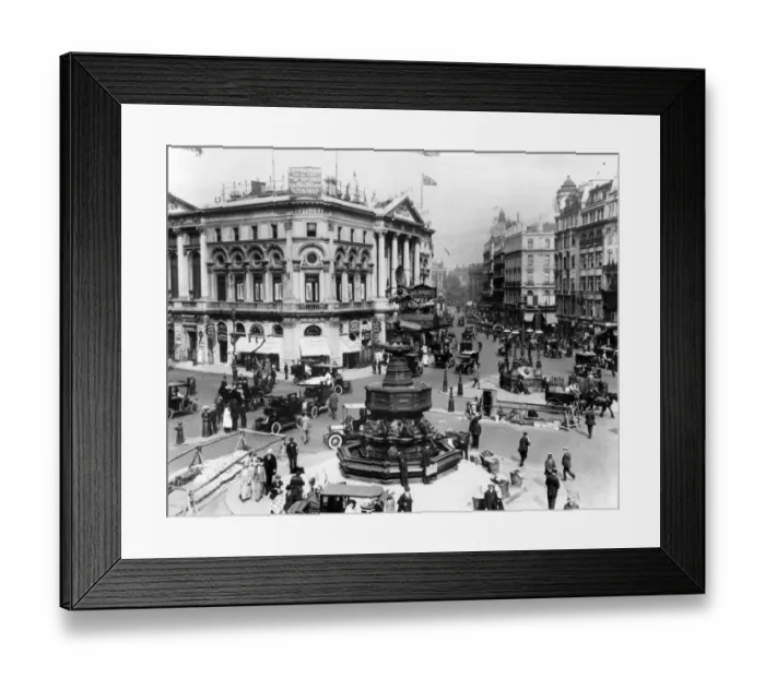 Framed Print : Piccadilly Circus Framed Print : Piccadilly Circus