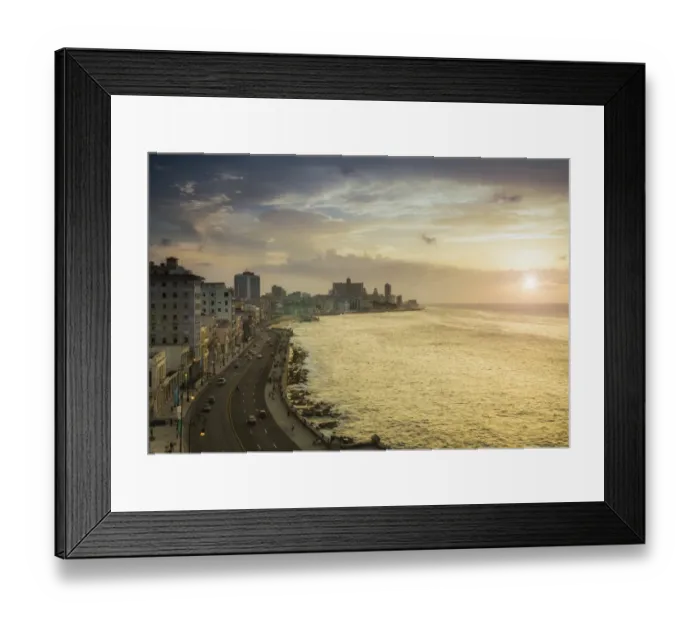 Framed Print : Havana. View of El Malecon at sunset Framed Print : Havana. View of El Malecon at sunset