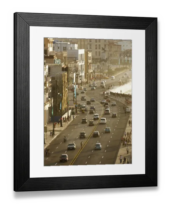 Framed Print : Havana. Traffic on El Malecon Framed Print : Havana. Traffic on El Malecon