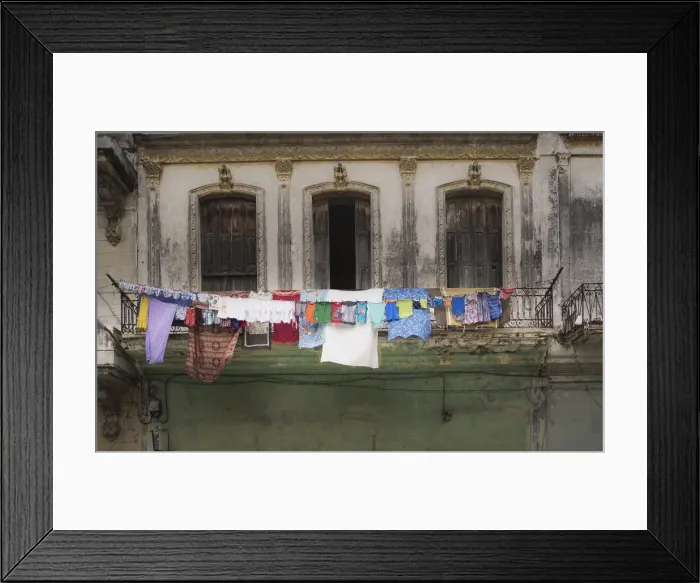 Framed Print : Drying laundry on a balcony in old Havana Framed Print : Drying laundry on a balcony in old Havana