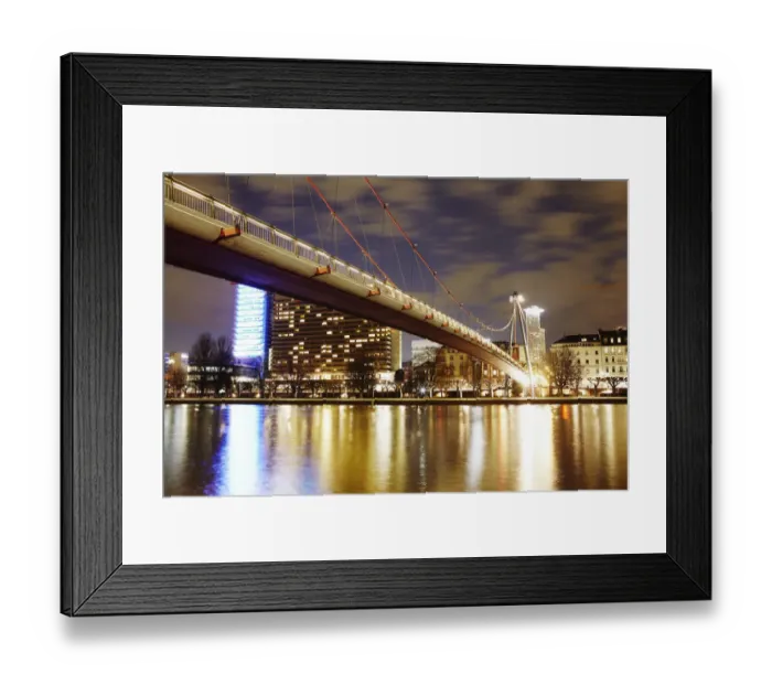 Framed Print : Skyline of Frankfurt with Bridge Holbeinsteg Framed Print : Skyline of Frankfurt with Bridge Holbeinsteg