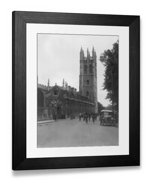 Framed Print : Magdelan. circa 1928: Magdalen College and Tower at Oxford University Framed Print : Magdelan. circa 1928: Magdalen College and Tower at Oxford University